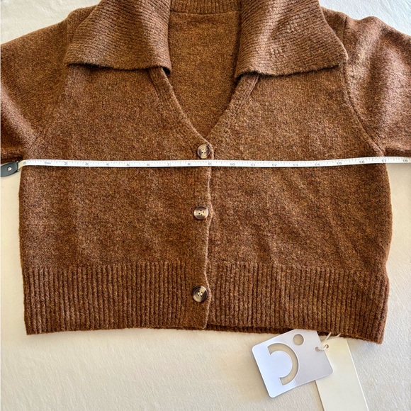 Brown Cropped Cartigan Sweater with Collar - Picture 6 of 8